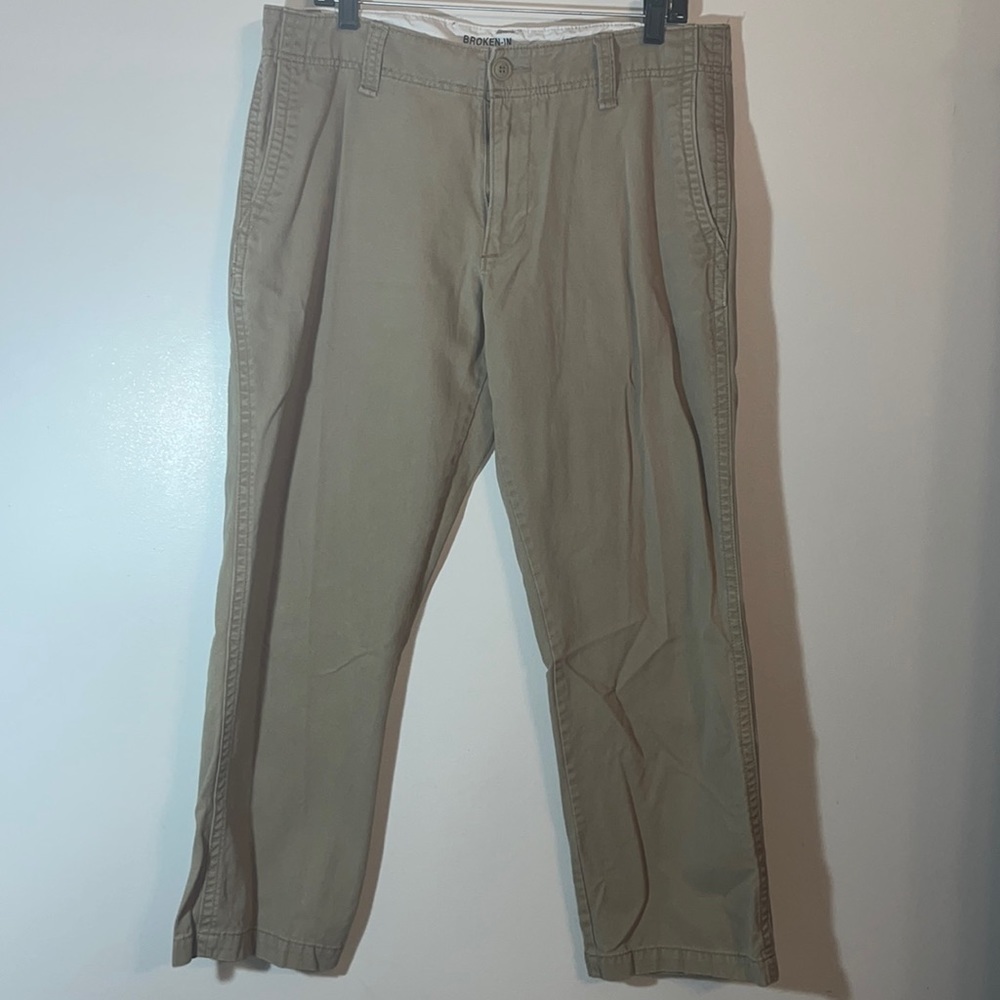 Old Navy Broken In Khakis 32x30